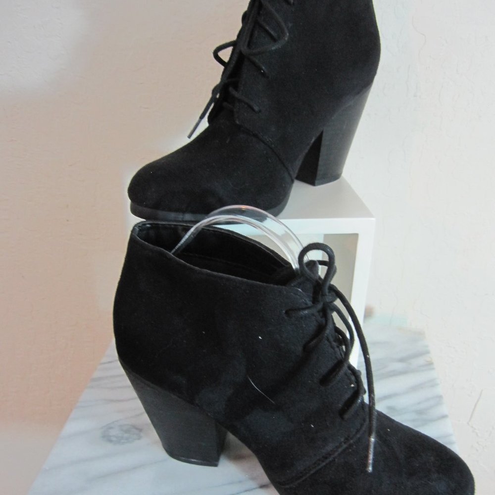 Black Lace up Boots by Soda, Size 9 - Picture 4 of 5